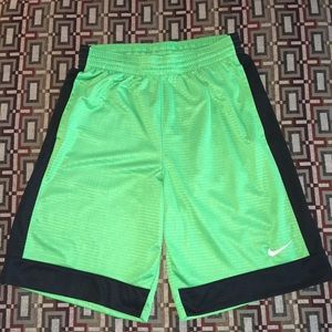 Men’s Nike Green/Black Basketball Shorts Sz Medium